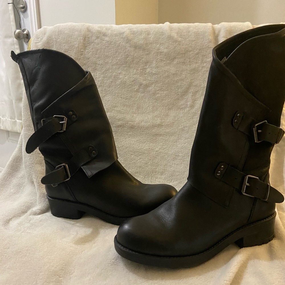 Motorcycle boots